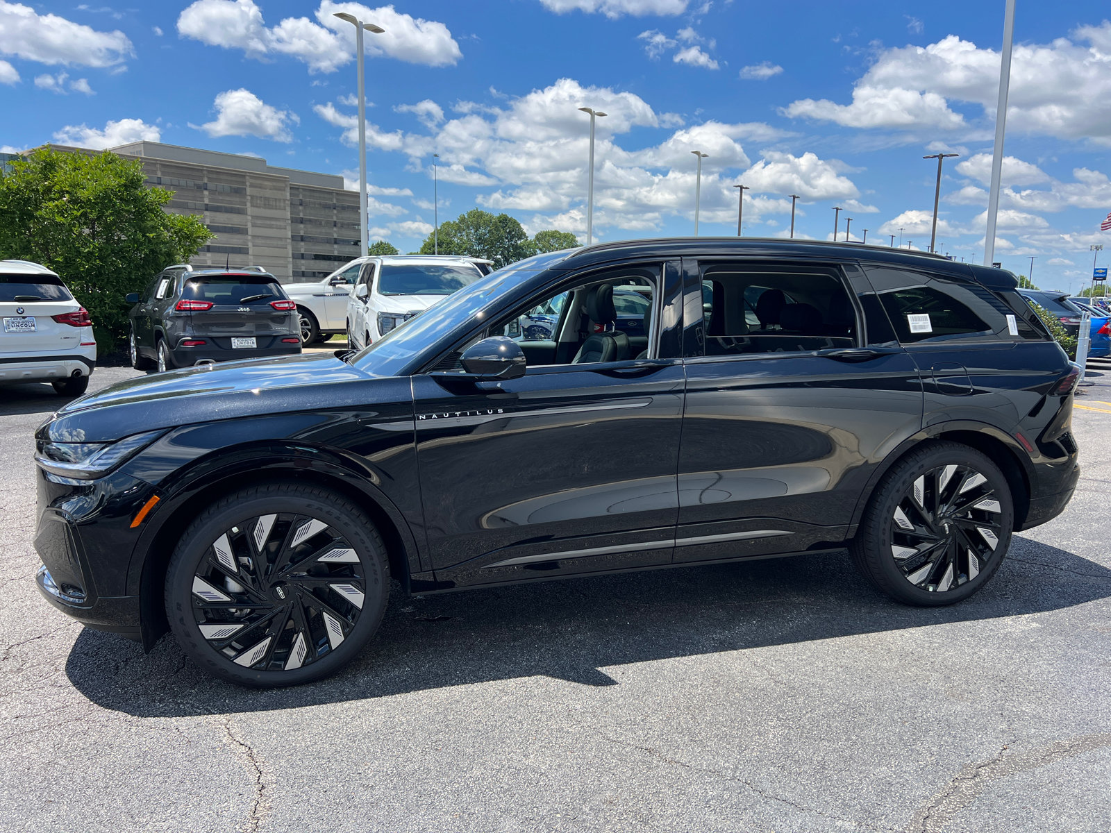 New 2026 Lincoln Nautilus Reserve w/ Jet Appearance Package AWD/4WD image 3