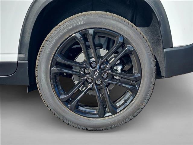 New 2027 Chevrolet Traverse LT FWD image 10