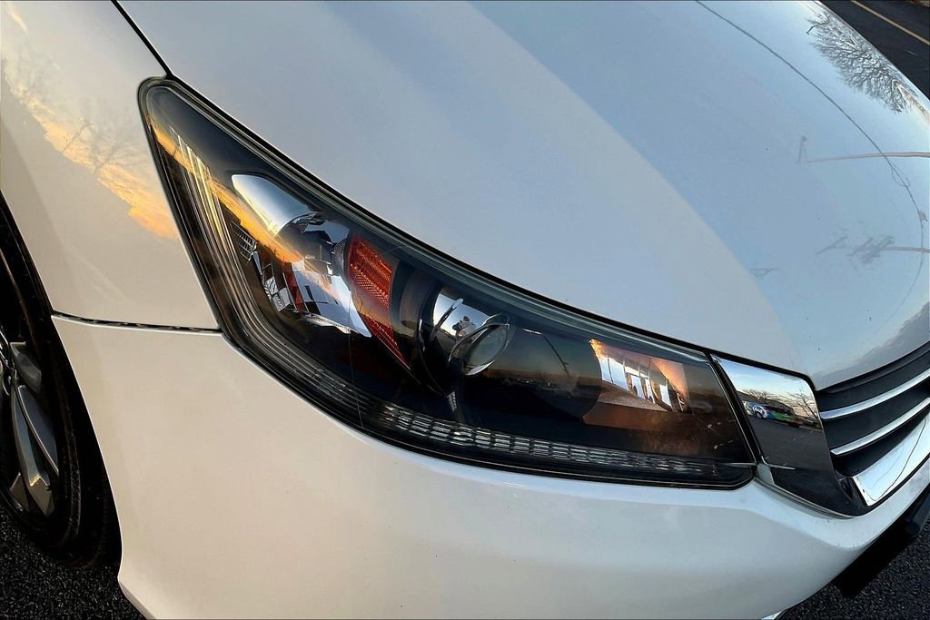 Used 2015 Honda Accord Sport image 32