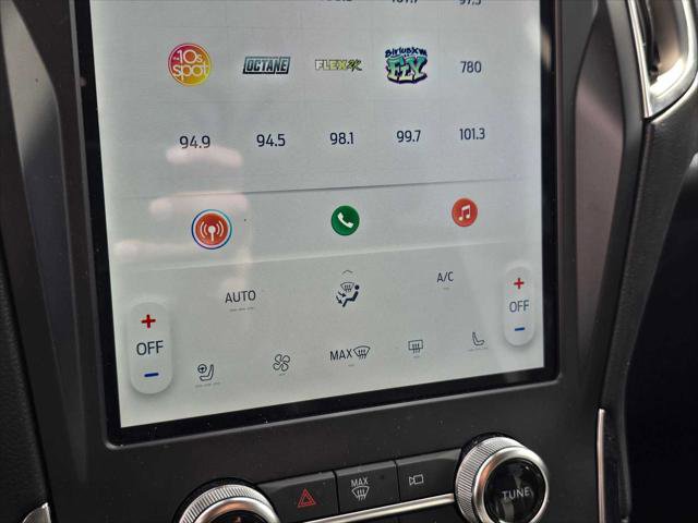 Used 2024 Ford Edge Titanium image 32