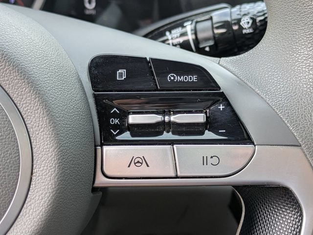 Used 2021 Hyundai Elantra SEL FWD image 25
