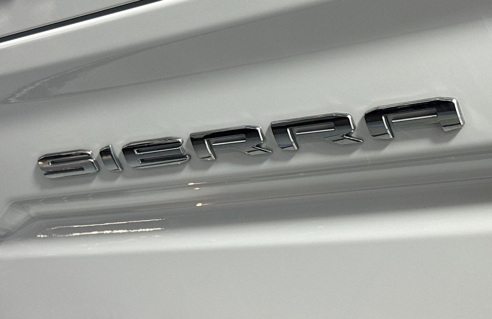 Used 2025 GMC Sierra 1500 AT4 image 9