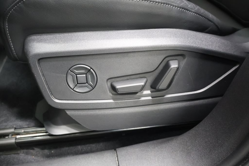 Certified 2025 Audi Q5 Premium Plus w/ Premium Plus AWD/4WD image 14