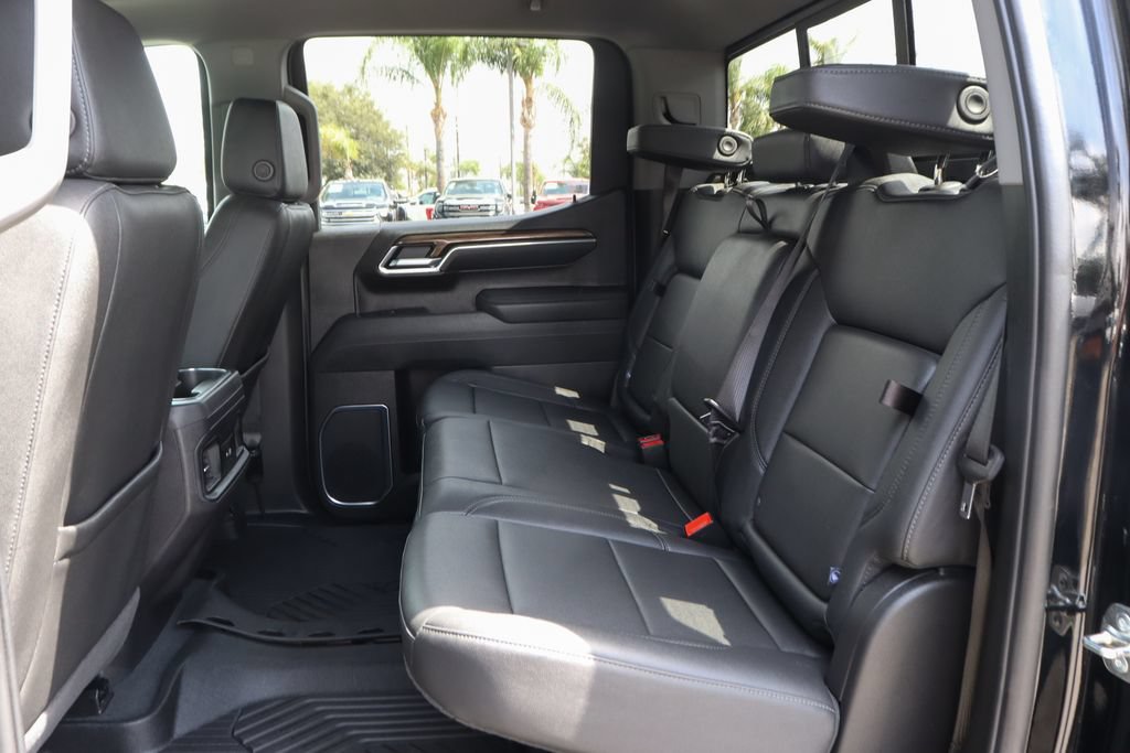Used 2026 Chevrolet Silverado 1500 LT Trail Boss w/ LT Trail Boss Premium Package AWD/4WD image 37
