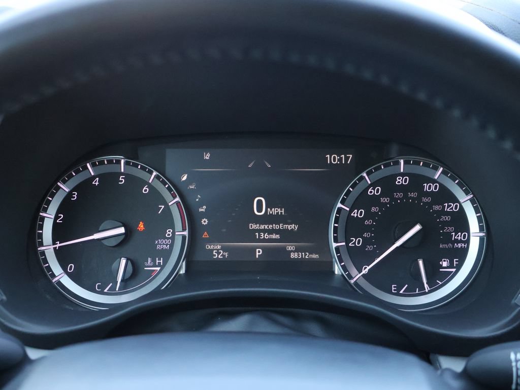 Used 2022 Toyota Highlander XLE FWD image 28