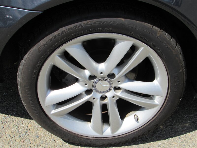 Used 2008 Mercedes-Benz CLK 350 Coupe image 34