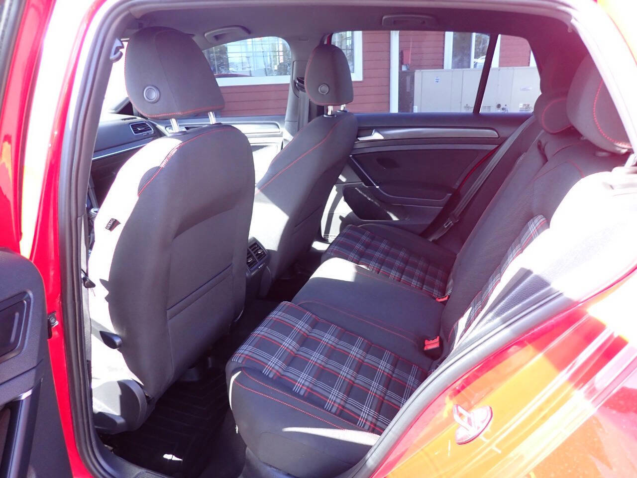 Used 2018 Volkswagen GTI S FWD image 9