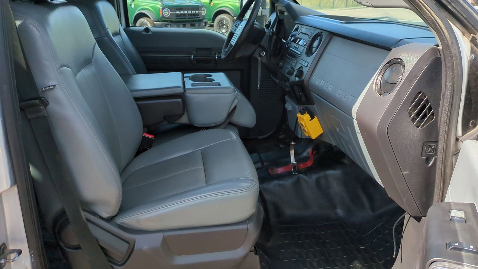 Used 2016 Ford F550 2WD Crew Cab Super Duty image 31