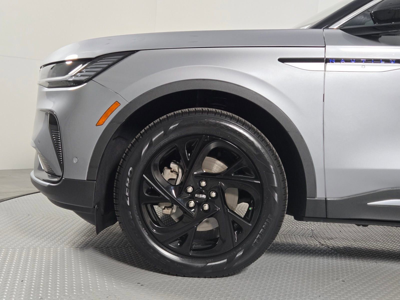 Certified 2024 Lincoln Nautilus Premier AWD/4WD image 9
