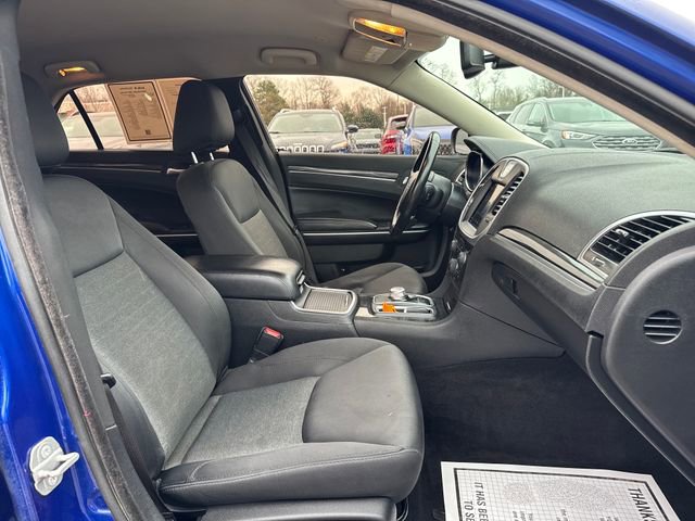 Used 2020 Chrysler 300 Touring w/ Sport Appearance Package image 10