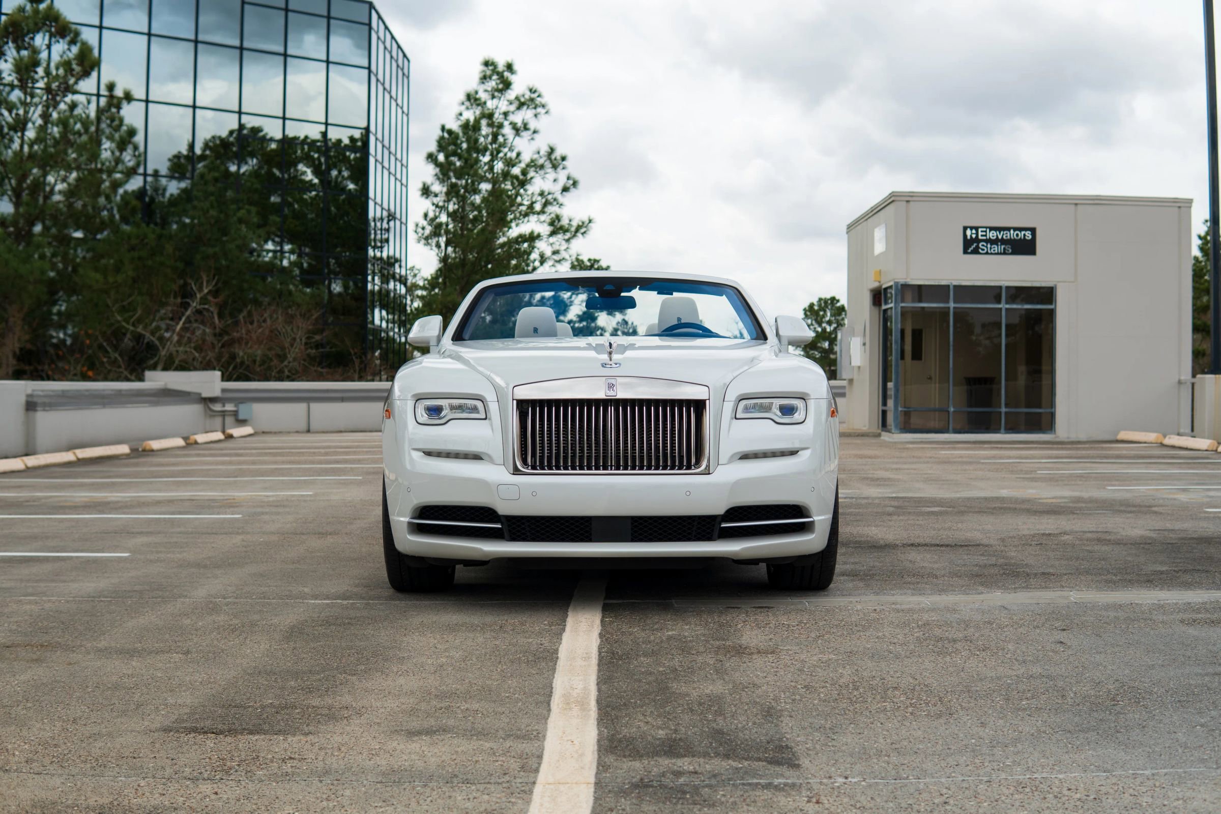 Used 2017 Rolls-Royce Dawn RWD image 16