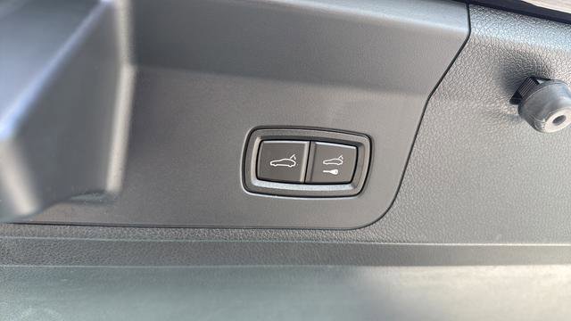 Used 2022 Porsche Panamera Platinum Edition w/ Sport Chrono Package RWD image 10