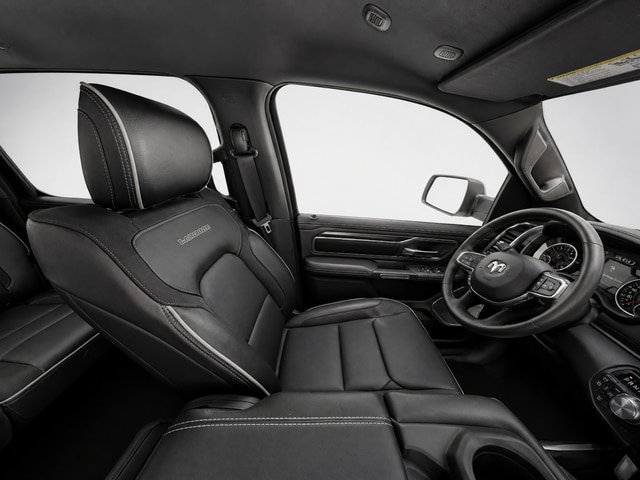 Used 2025 RAM 1500 Laramie AWD/4WD image 9