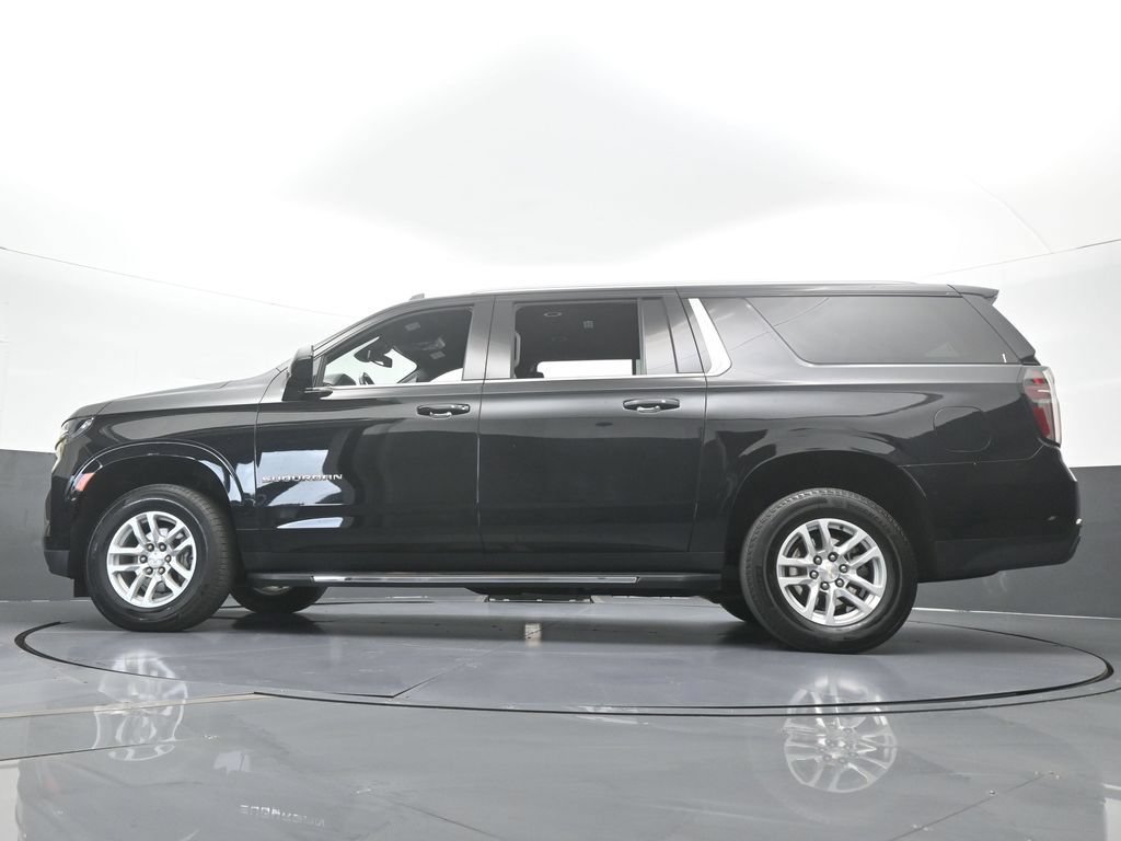 Used 2024 Chevrolet Suburban LT RWD image 60