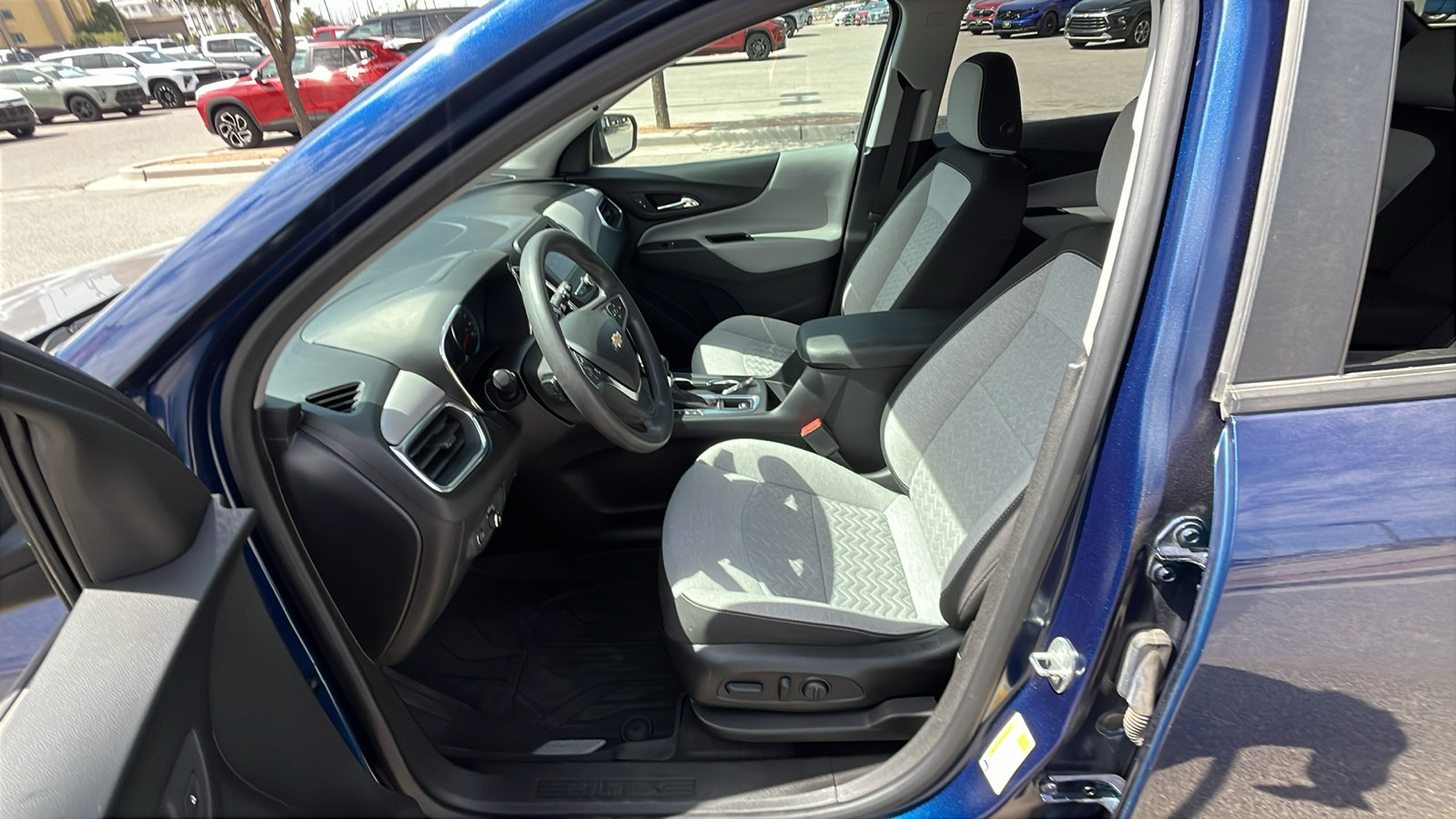 Used 2022 Chevrolet Equinox LS w/ LS Convenience Package AWD/4WD image 10