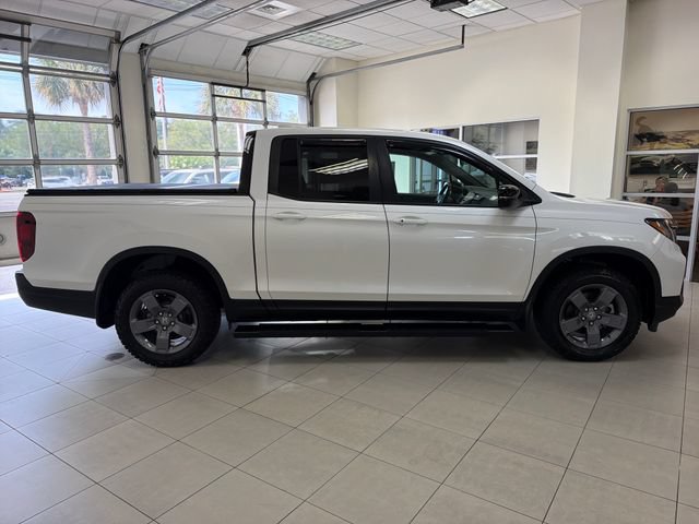 Used 2025 Honda Ridgeline TrailSport image 8