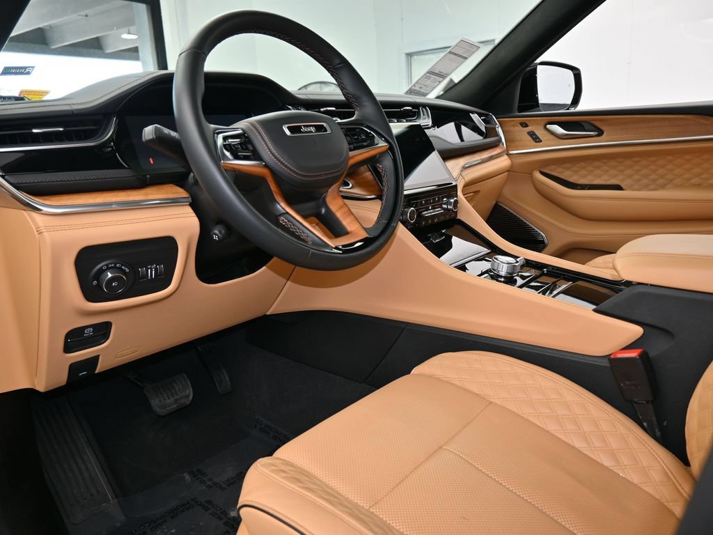 New 2025 Jeep Grand Cherokee L Summit AWD/4WD image 15