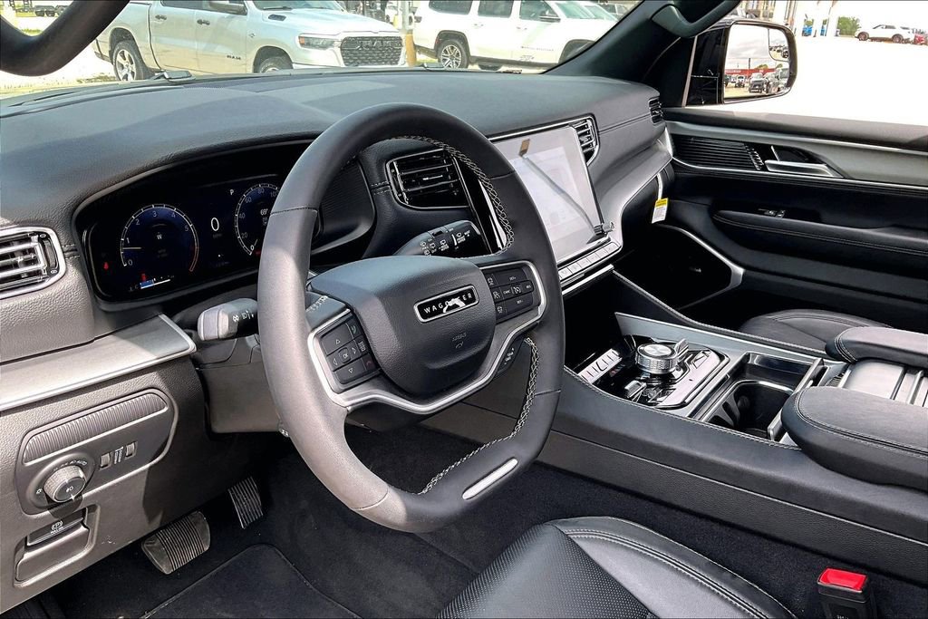 New 2025 Jeep Wagoneer L Series III w/ Premium Group I AWD/4WD image 9