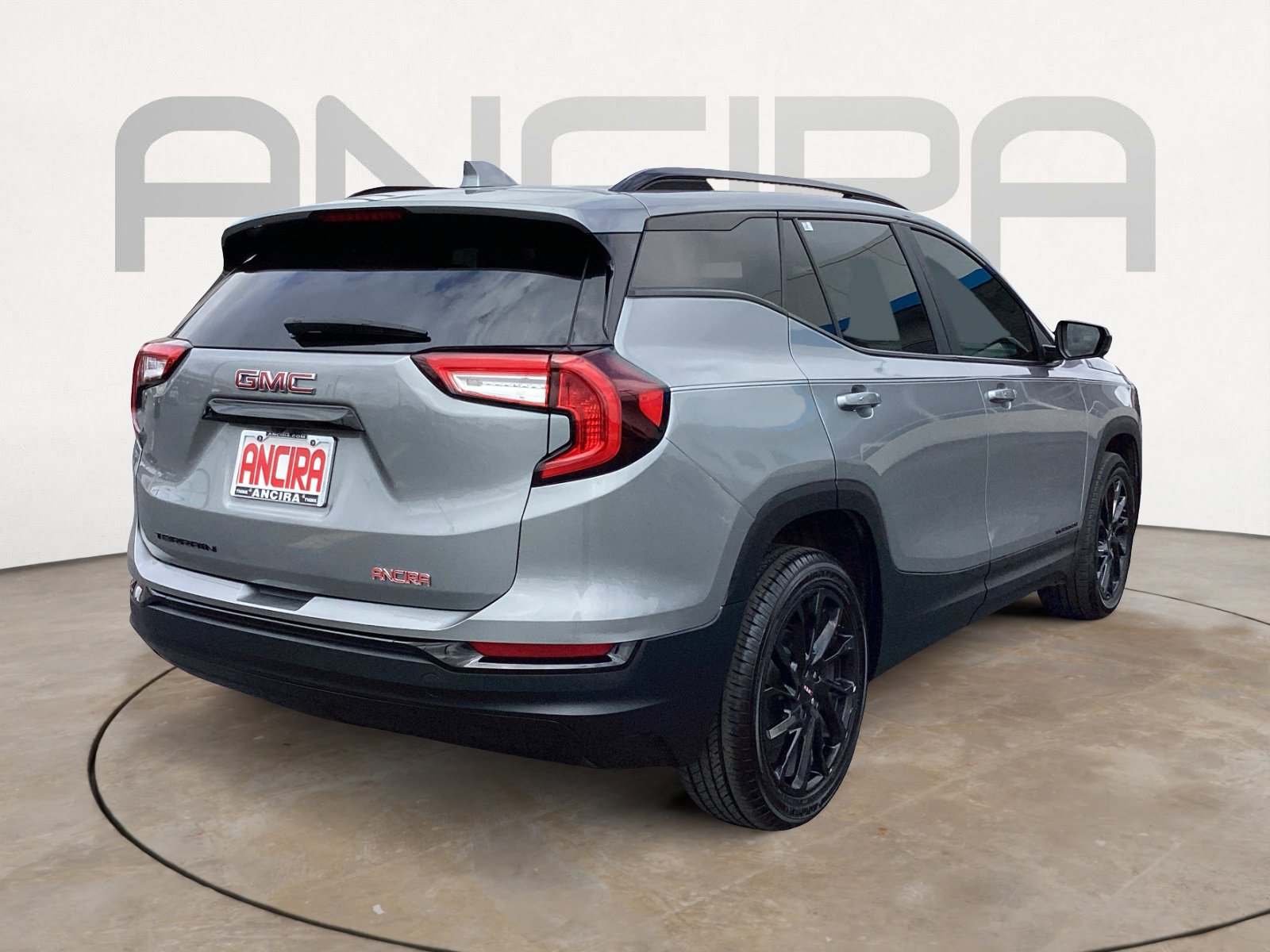 Used 2024 GMC Terrain SLE w/ Elevation Edition image 14