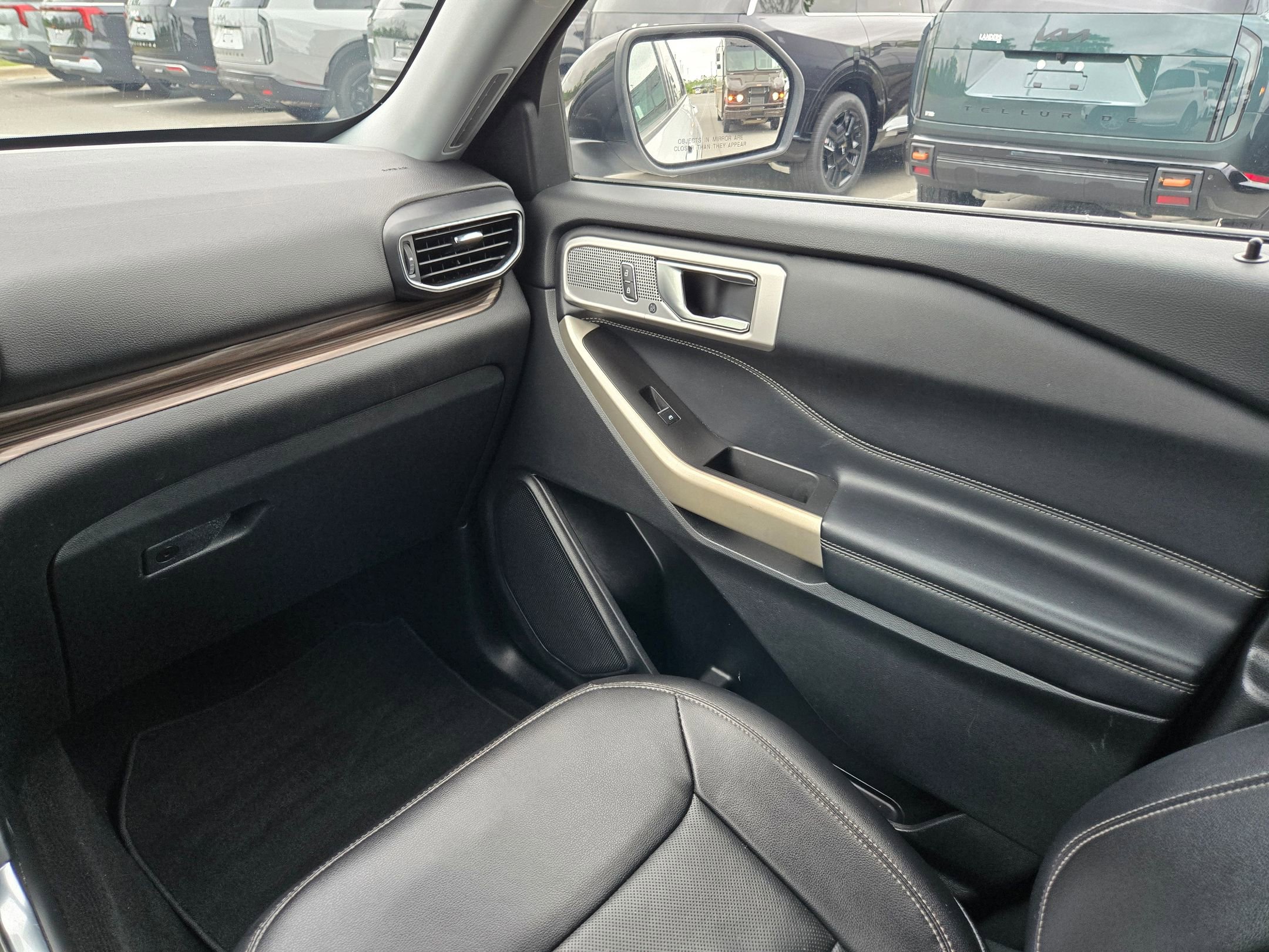 Used 2021 Ford Explorer Limited RWD image 11
