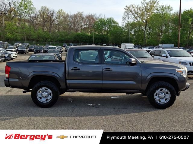 Used 2017 Toyota Tacoma SR w/ Tow Package image 9