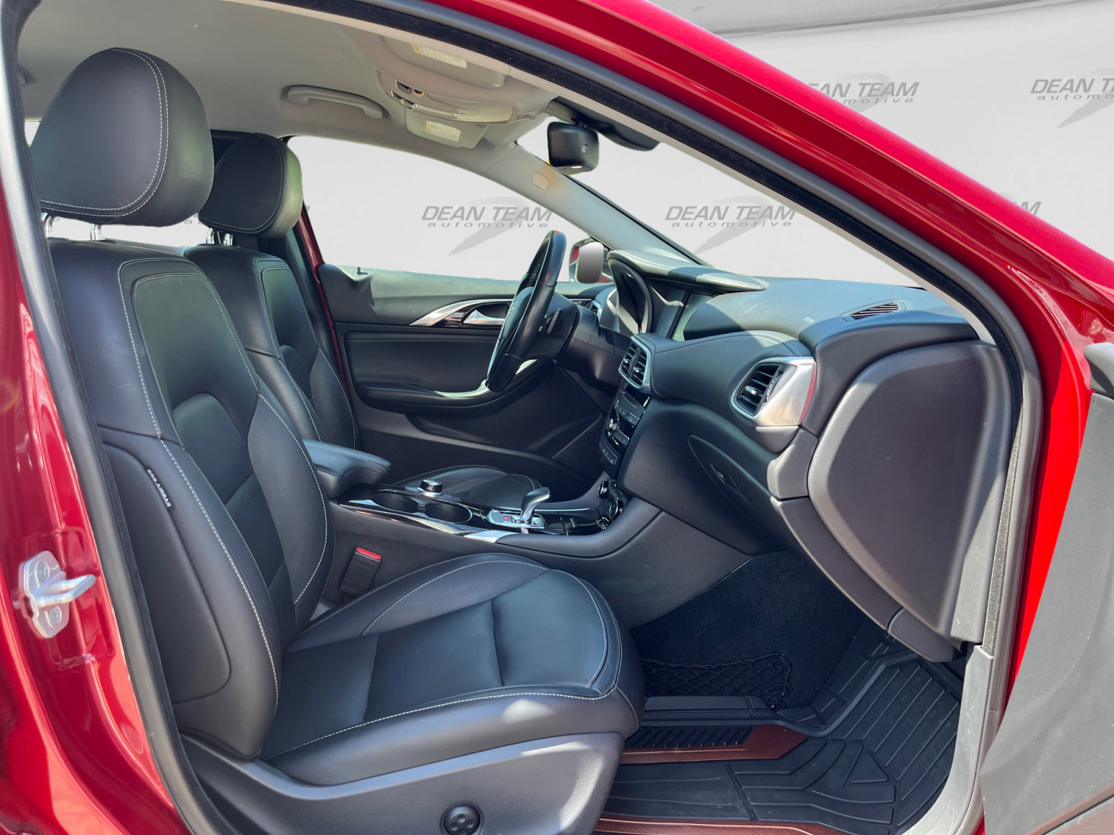 Used 2018 INFINITI QX30 AWD image 17