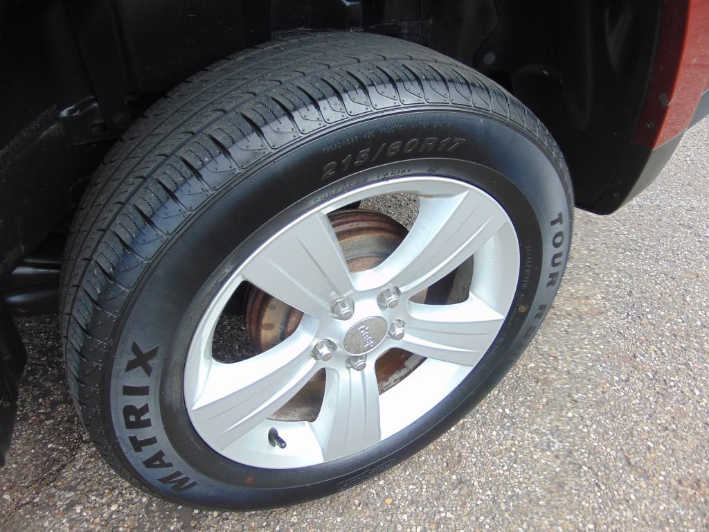Used 2014 Jeep Patriot Latitude FWD image 25