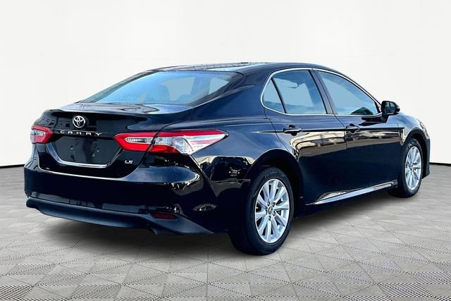 Used 2018 Toyota Camry LE image 5
