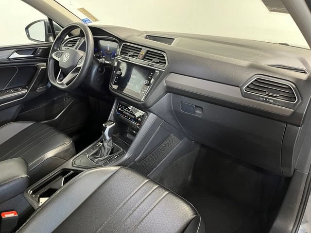 Used 2024 Volkswagen Tiguan SE FWD image 11