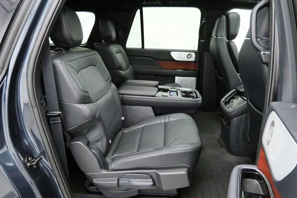 Used 2024 Lincoln Navigator L Reserve w/ Equipment Group 201A AWD/4WD image 19