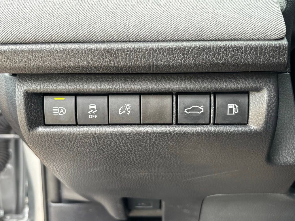 Used 2025 Toyota Camry LE FWD image 24