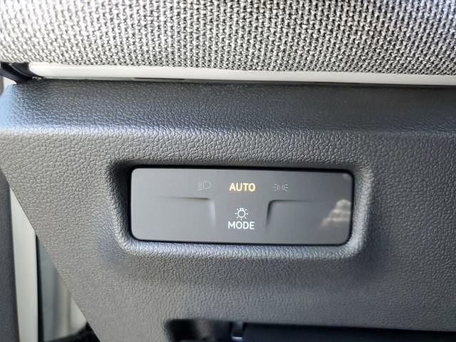 Certified 2025 Volkswagen Tiguan S image 28