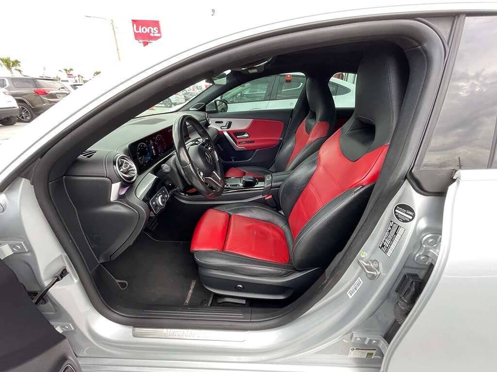 Used 2021 Mercedes-Benz CLA 250 4MATIC image 3