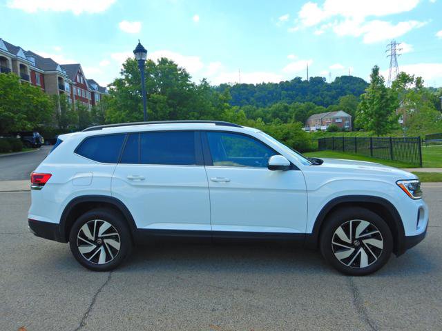 Used 2025 Volkswagen Atlas SE AWD/4WD image 7
