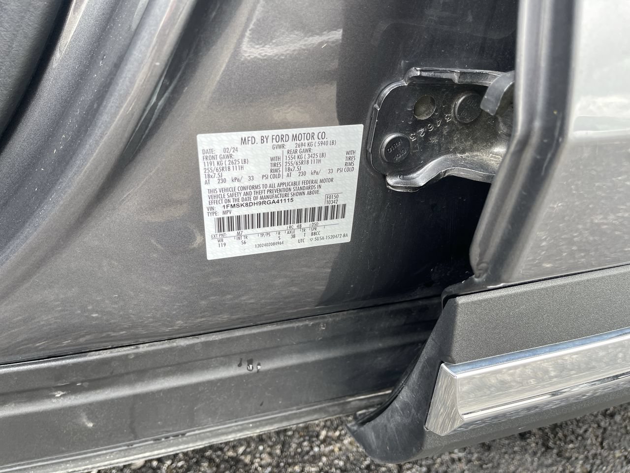 Used 2024 Ford Explorer XLT w/ Equipment Group 202A AWD/4WD image 32