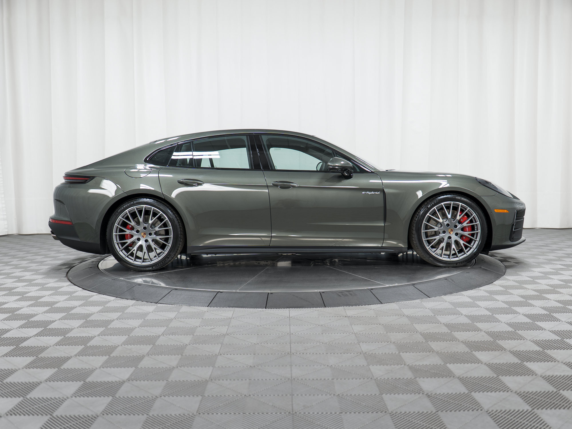 Used 2026 Porsche Panamera 4S AWD/4WD image 8