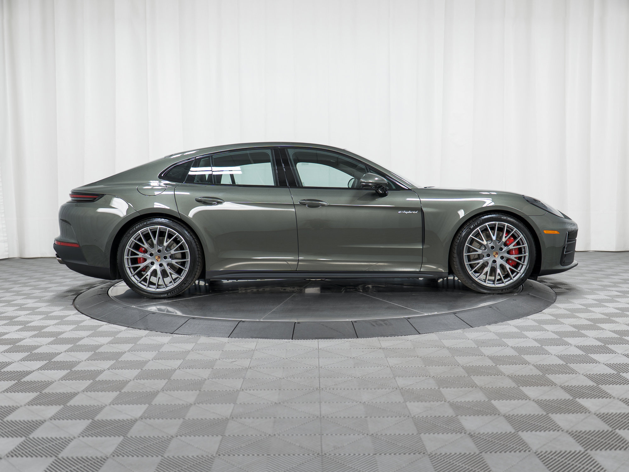 New 2026 Porsche Panamera 4S image 8