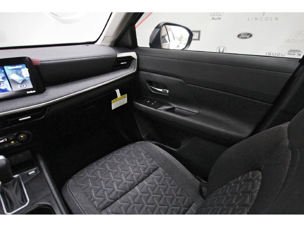 Used 2026 Nissan Kicks SV w/ SV Premium Package FWD image 8