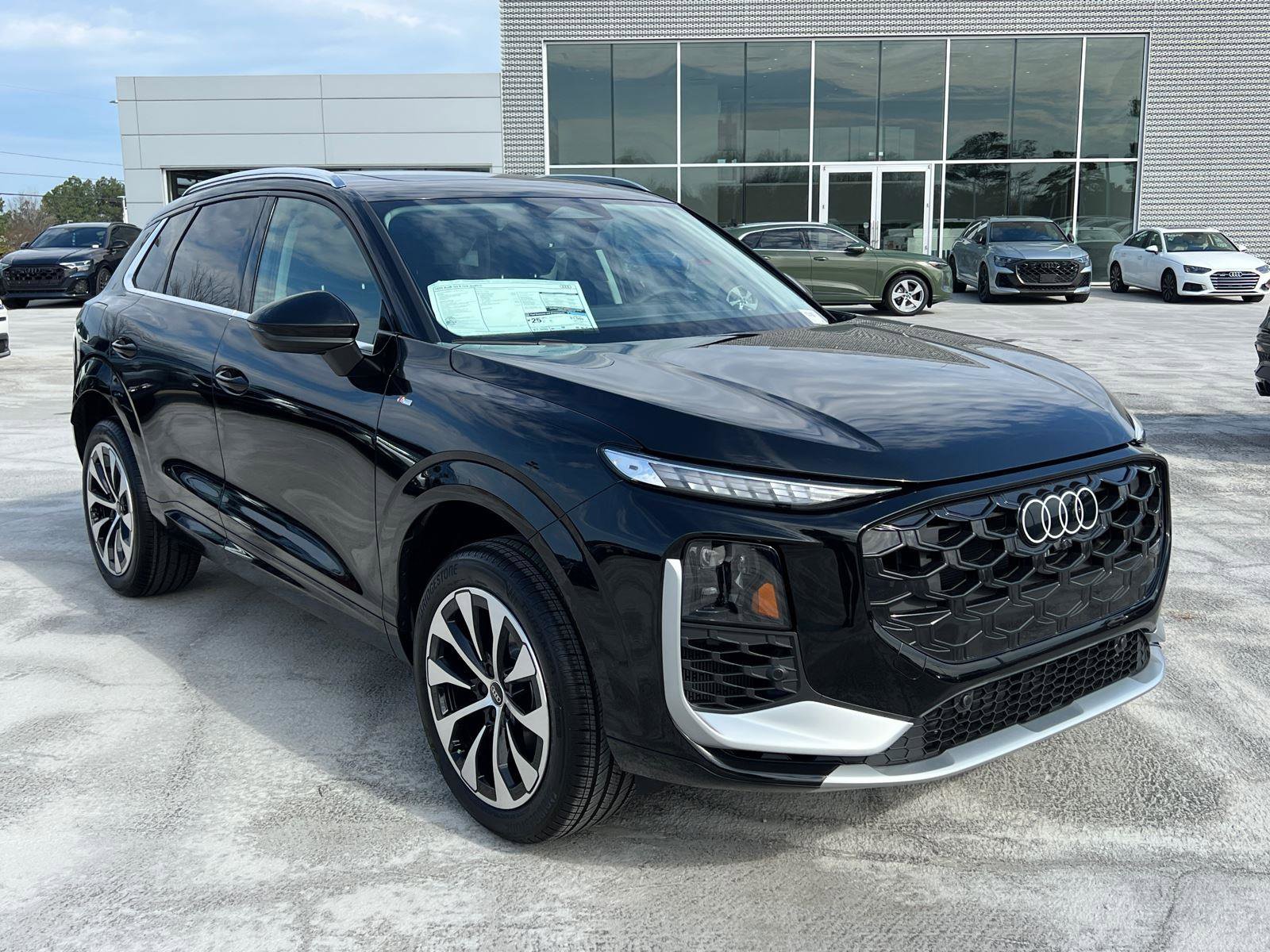 New 2026 Audi Q3 quattro 2.0T AWD/4WD image 3