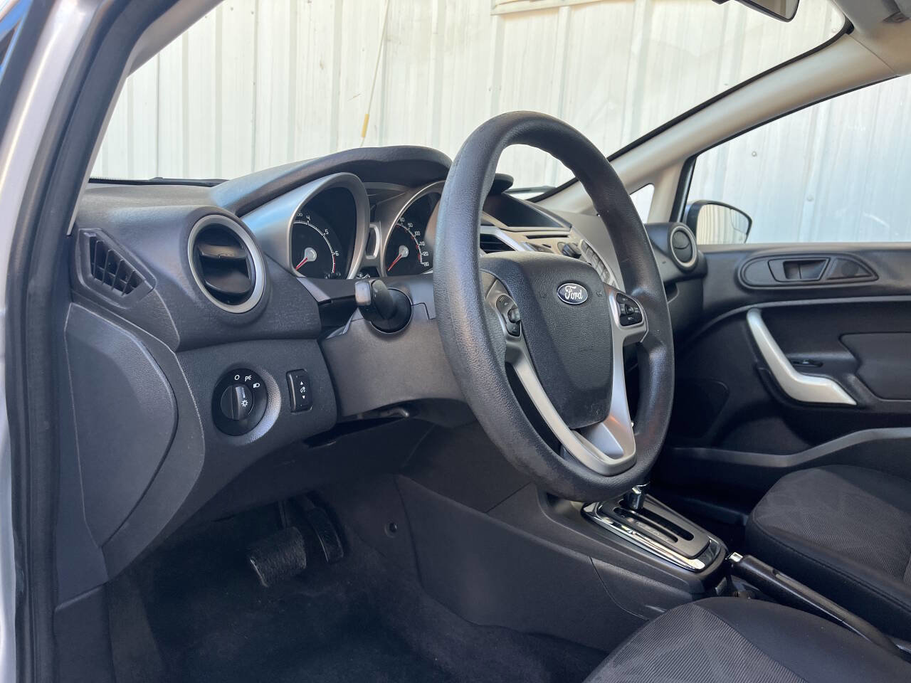 Used 2013 Ford Fiesta SE image 10