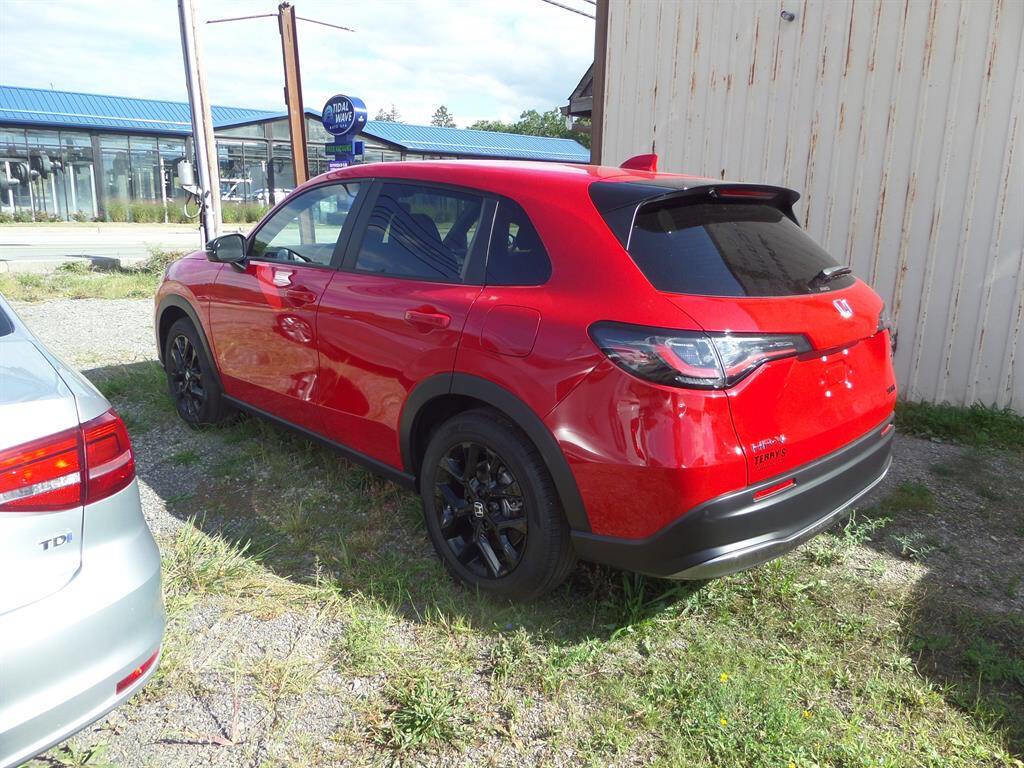 Used 2025 Honda HR-V Sport image 6