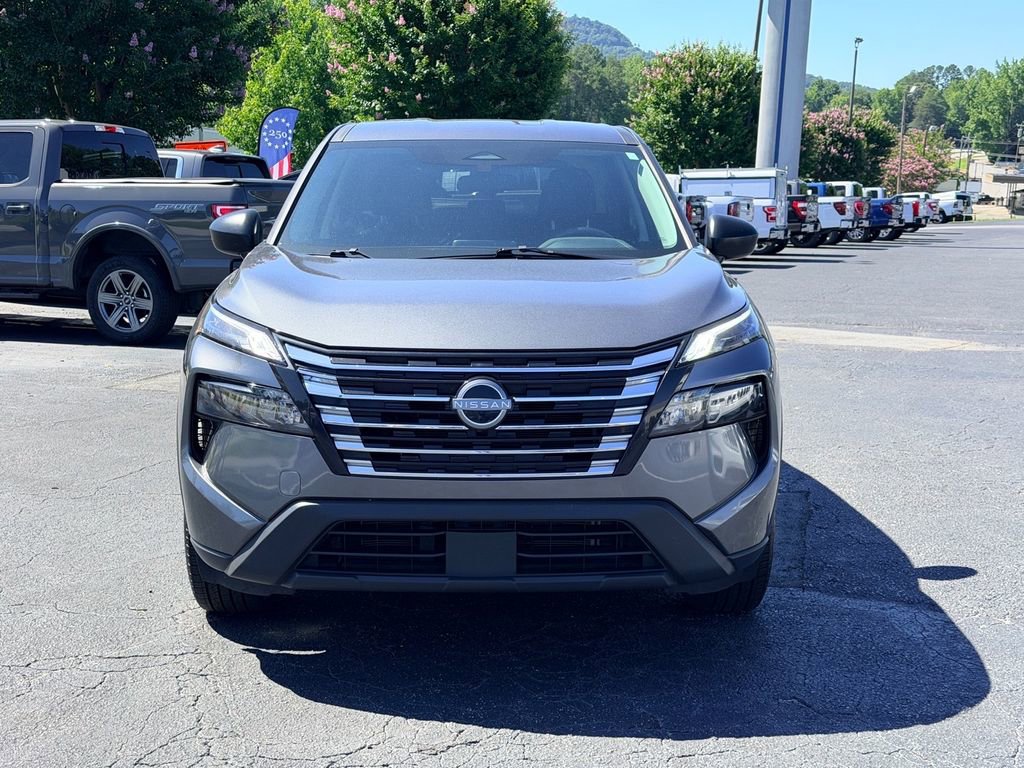 Used 2025 Nissan Rogue S AWD/4WD image 9