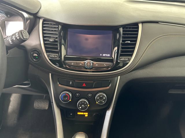 Used 2022 Chevrolet Trax LT w/ LT Convenience Package image 26