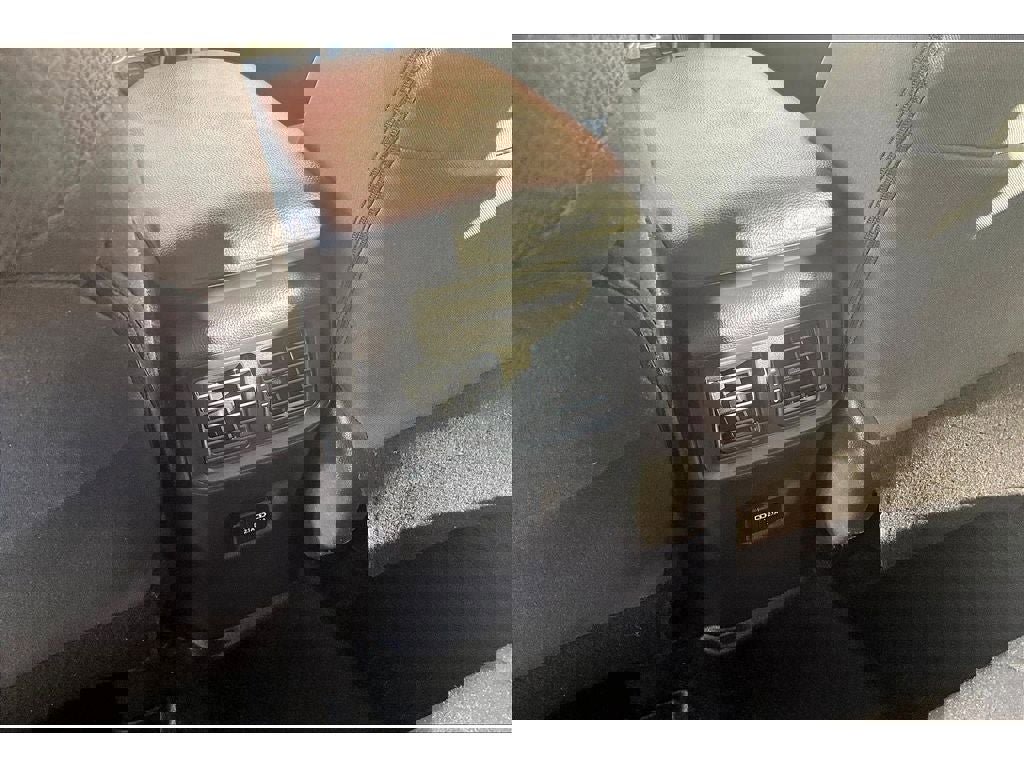 Used 2021 Toyota RAV4 XLE w/ Convenience Package image 26