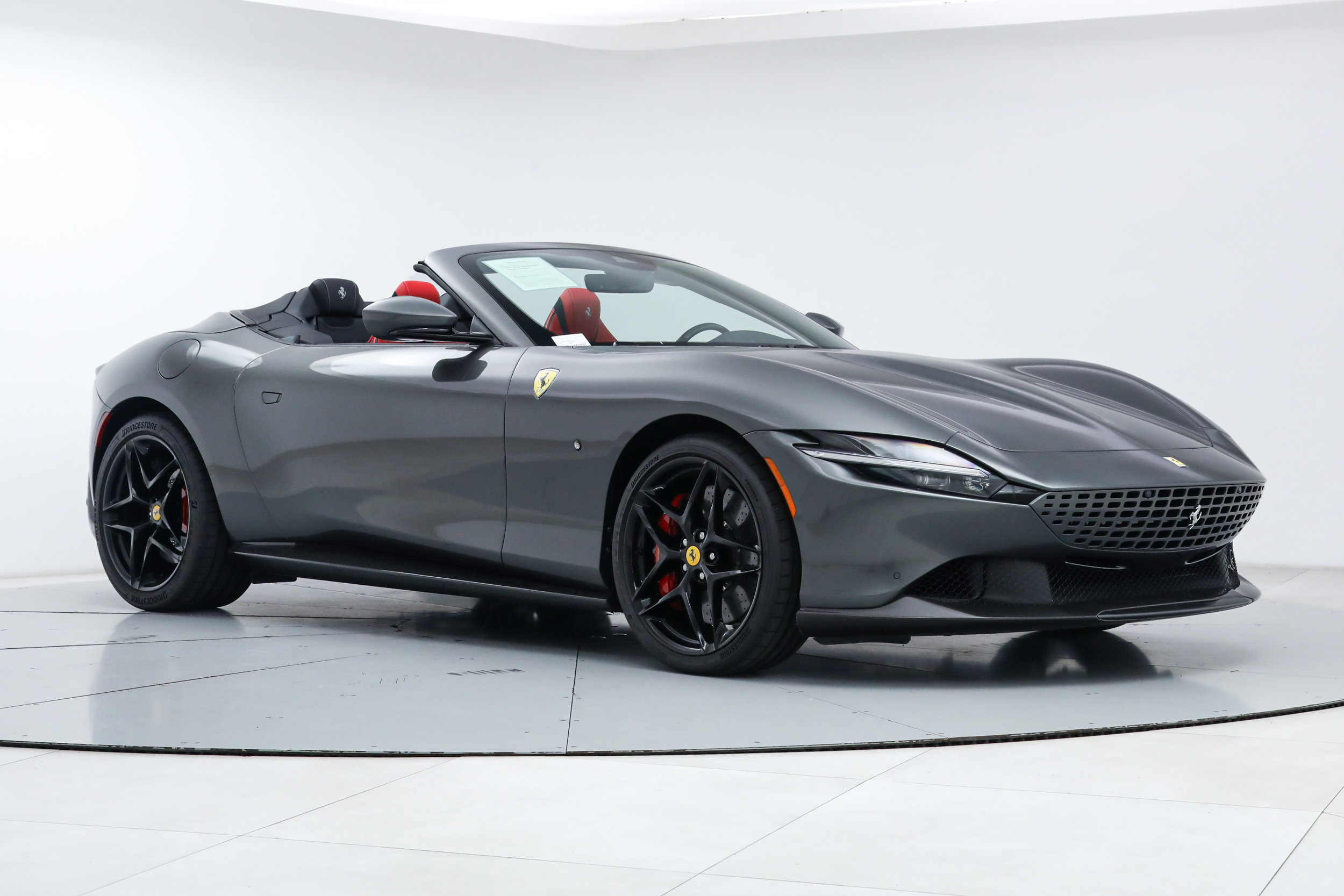 Certified 2025 Ferrari Roma Spider RWD image 11