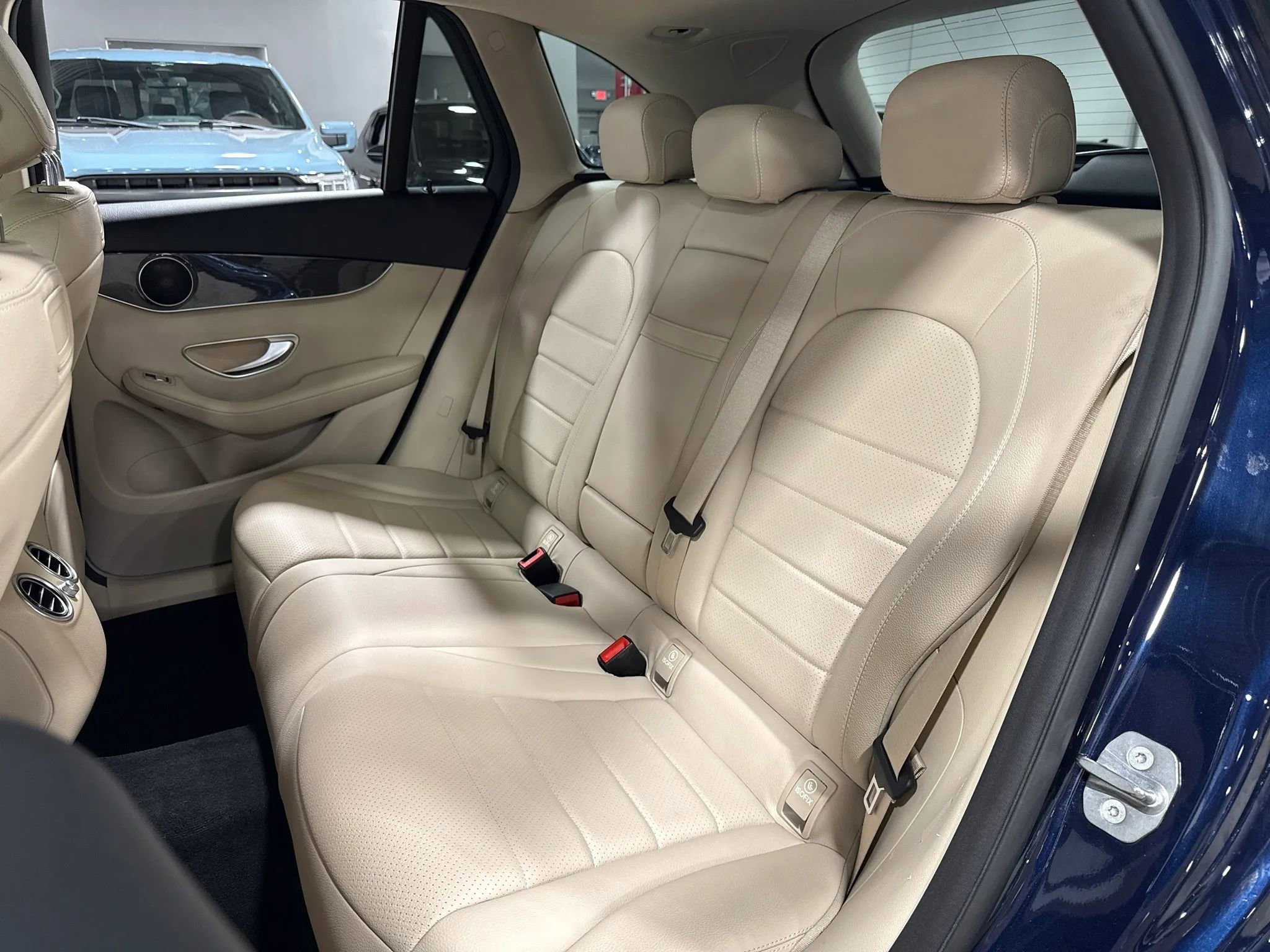 Used 2019 Mercedes-Benz GLC 300 4MATIC w/ Premium Package image 65