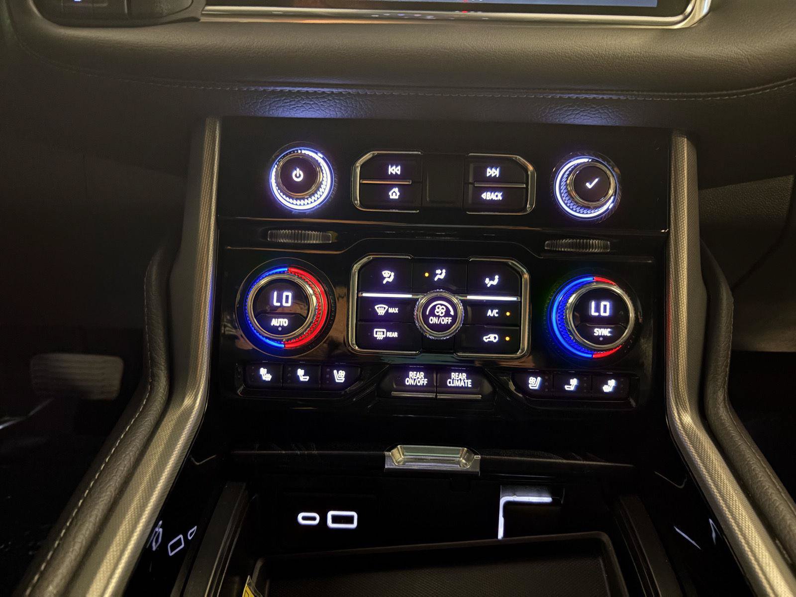 Used 2023 GMC Yukon Denali AWD/4WD image 32