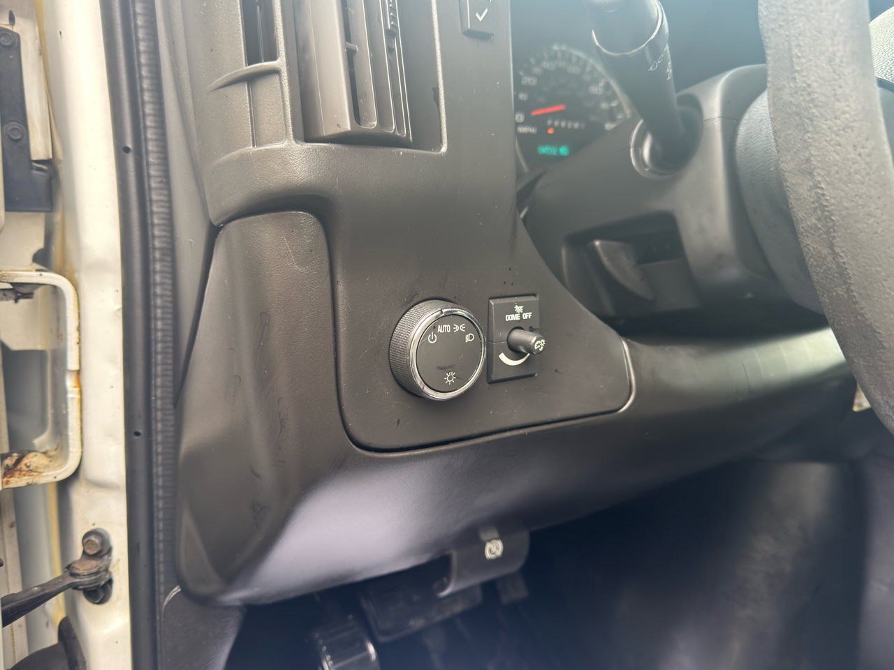 Used 2015 Chevrolet Express 3500 image 13