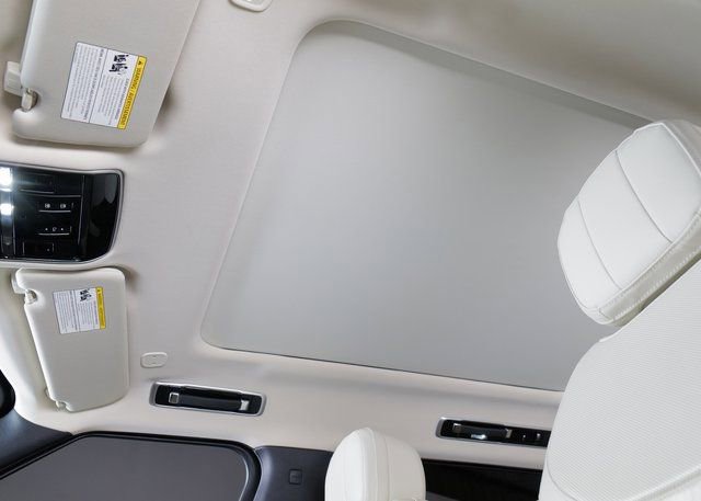 Used 2024 Land Rover Range Rover Long Wheelbase SE image 22