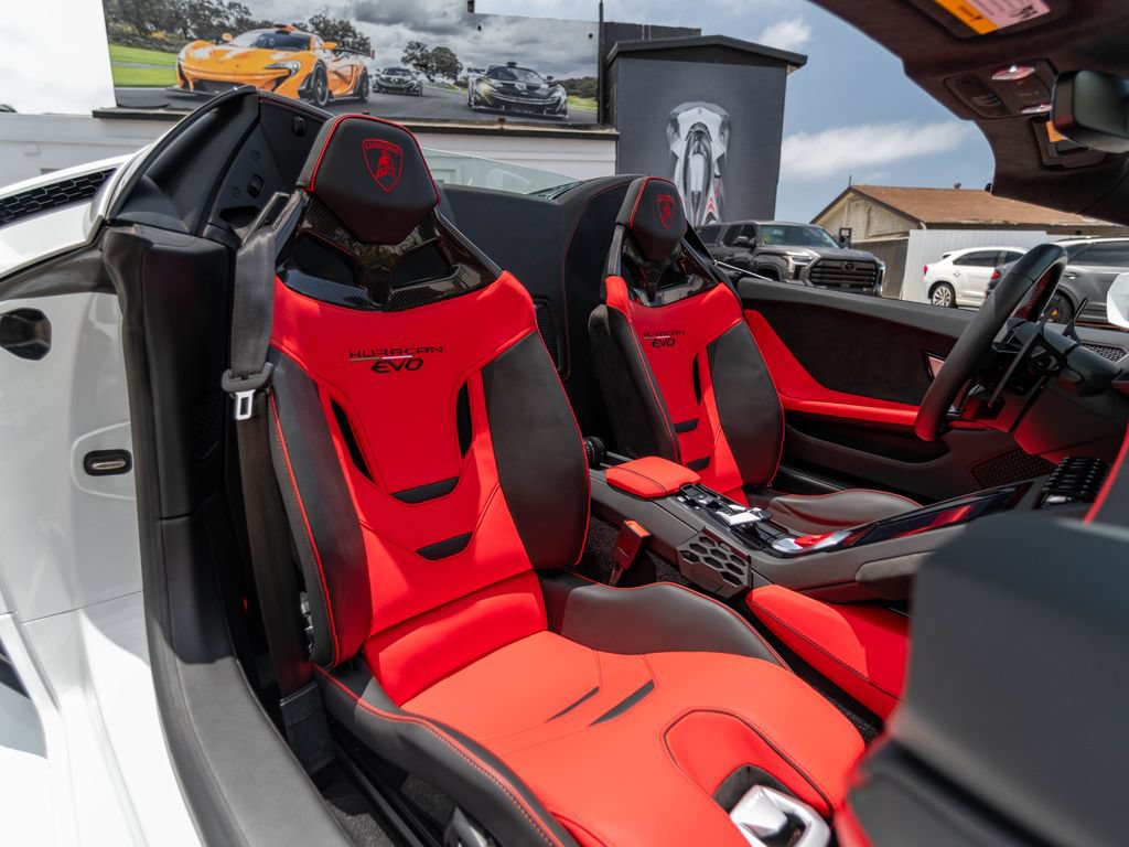 Used 2024 Lamborghini Huracan EVO AWD/4WD image 20